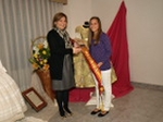 Entregan las bandas y banderas a las Falleras Mayores