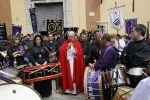 Josico da el toque de inicio de la Rompida de la Hora de L'Alcora