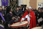 Josico da el toque de inicio de la Rompida de la Hora de L'Alcora