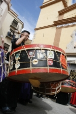 Josico da el toque de inicio de la Rompida de la Hora de L'Alcora