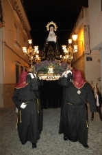 Emotiva procesión del Santo Entierro