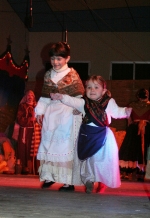 A pesar de la niebla, el \'Betlem de Costur\' acabó teniendo buena acogida entre vecinos i visitantes