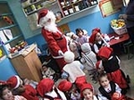 Papa Noel visito a los más pequeños de la guardería la infantil la Balena