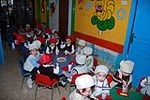 Papa Noel visito a los más pequeños de la guardería la infantil la Balena