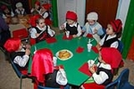 Papa Noel visito a los más pequeños de la guardería la infantil la Balena