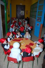 Papa Noel visito a los más pequeños de la guardería la infantil la Balena