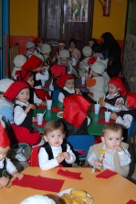 Papa Noel visito a los más pequeños de la guardería la infantil la Balena