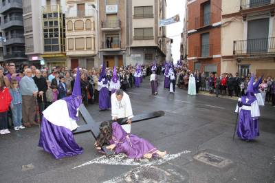 Procesion de las caídas y bajada del Cristo. No se puedo realizar por la lluvia la del santo entierro.