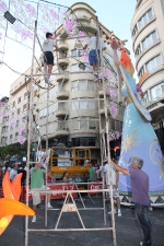 Los artistas falleros de Burriana toman las calles de Alicante con sus hogueras