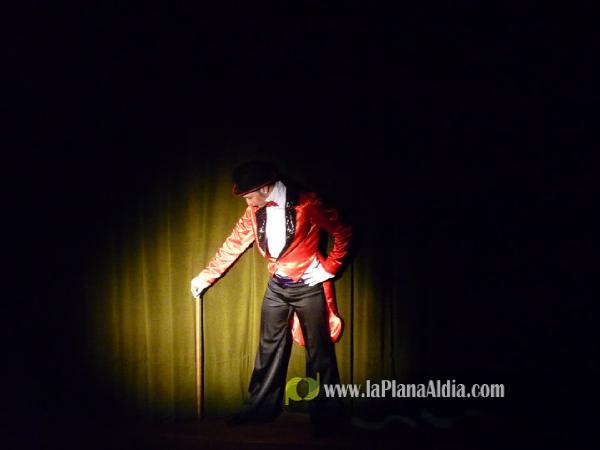 Excelente espectáculo Final de Curso de la Academia de danza y baile moderno On! dance