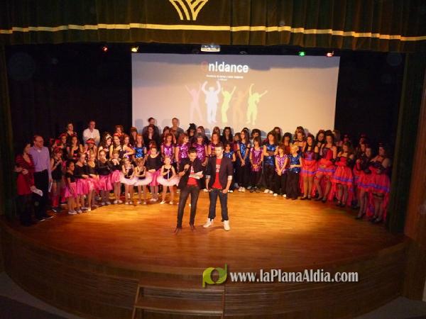 Excelente espectáculo Final de Curso de la Academia de danza y baile moderno On! dance