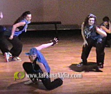 Excelente espectáculo Final de Curso de la Academia de danza y baile moderno On! dance