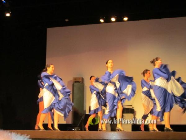 Excelente espectáculo Final de Curso de la Academia de danza y baile moderno On! dance