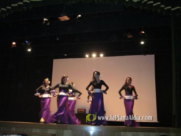 Excelente espectáculo Final de Curso de la Academia de danza y baile moderno On! dance