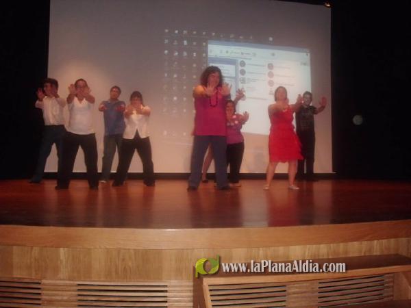 Excelente espectáculo Final de Curso de la Academia de danza y baile moderno On! dance
