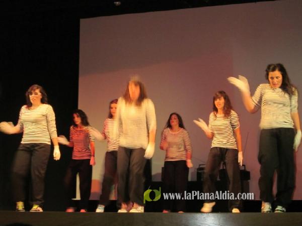 Excelente espectáculo Final de Curso de la Academia de danza y baile moderno On! dance
