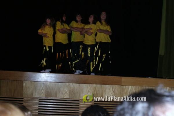 Excelente espectáculo Final de Curso de la Academia de danza y baile moderno On! dance