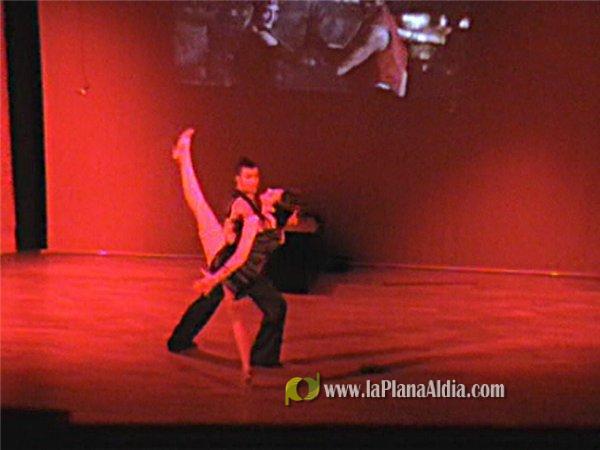 Excelente espectáculo Final de Curso de la Academia de danza y baile moderno On! dance