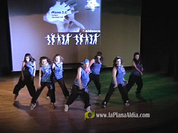 Excelente espectáculo Final de Curso de la Academia de danza y baile moderno On! dance