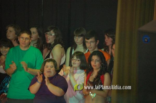 Excelente espectáculo Final de Curso de la Academia de danza y baile moderno On! dance