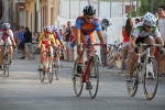 Alta participación y buena respuesta de los vecinos en la disputa del I Premi La Vilavella \'Estem per l\'Esport\' de ciclismo