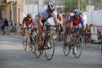 Alta participación y buena respuesta de los vecinos en la disputa del I Premi La Vilavella \'Estem per l\'Esport\' de ciclismo