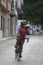 Alta participación y buena respuesta de los vecinos en la disputa del I Premi La Vilavella \'Estem per l\'Esport\' de ciclismo