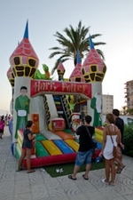 Mercadillo en el paseo marítimo. 