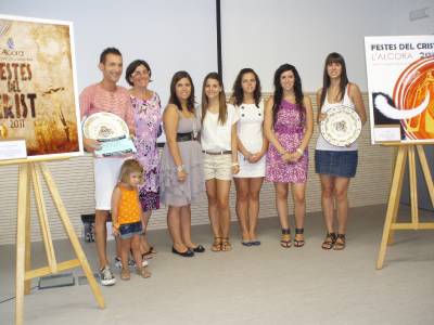 L?Alcora premia a los ganadores del concurso de carteles de las Fiestas del Cristo