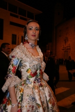  El desfile oficial de las falleras precede la exaltación del Teatre Payà.