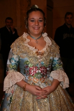  El desfile oficial de las falleras precede la exaltación del Teatre Payà.