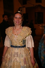  El desfile oficial de las falleras precede la exaltación del Teatre Payà.