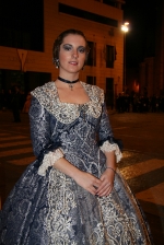  El desfile oficial de las falleras precede la exaltación del Teatre Payà.