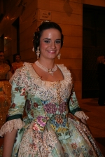  El desfile oficial de las falleras precede la exaltación del Teatre Payà.