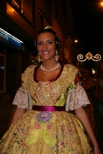  El desfile oficial de las falleras precede la exaltación del Teatre Payà.