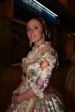  El desfile oficial de las falleras precede la exaltación del Teatre Payà.