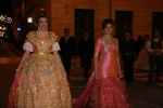  El desfile oficial de las falleras precede la exaltación del Teatre Payà.