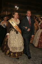  El desfile oficial de las falleras precede la exaltación del Teatre Payà.