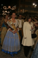  El desfile oficial de las falleras precede la exaltación del Teatre Payà.