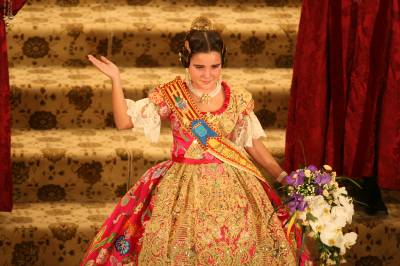 Los nios protagonistas en la exaltacin de Mara Franch Guardino como reina fallera infantil.
