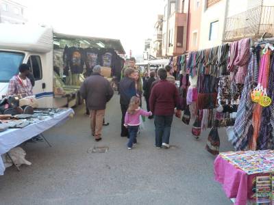 Más de 10.000 personas visitan durante el primer día la Fira de Cabanes