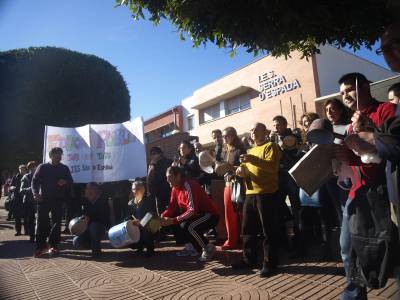 Cacerolada de los profesores del IES Serra d?Espadà de Onda