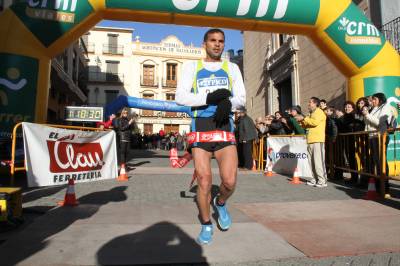 Abderrahim vuelve a ganar la Marxa de Muntanya Sant Sebastià y rebaja su propio récord