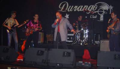 'Los portuarios' recuperan el rockabilly más clásico en Veneno Stereo