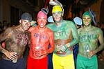 Los disfraces invaden la noche de las fiestas