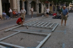 La montà de cadafals anuncia las fiestas de la Misericordia