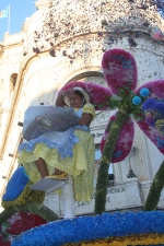 El Club 53 logra el primer premio de la Batalla de Flores.