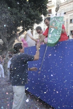 El Club 53 logra el primer premio de la Batalla de Flores.