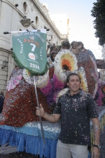 El Club 53 logra el primer premio de la Batalla de Flores.