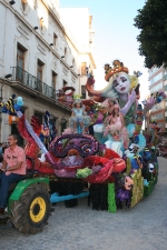 El Club 53 logra el primer premio de la Batalla de Flores.